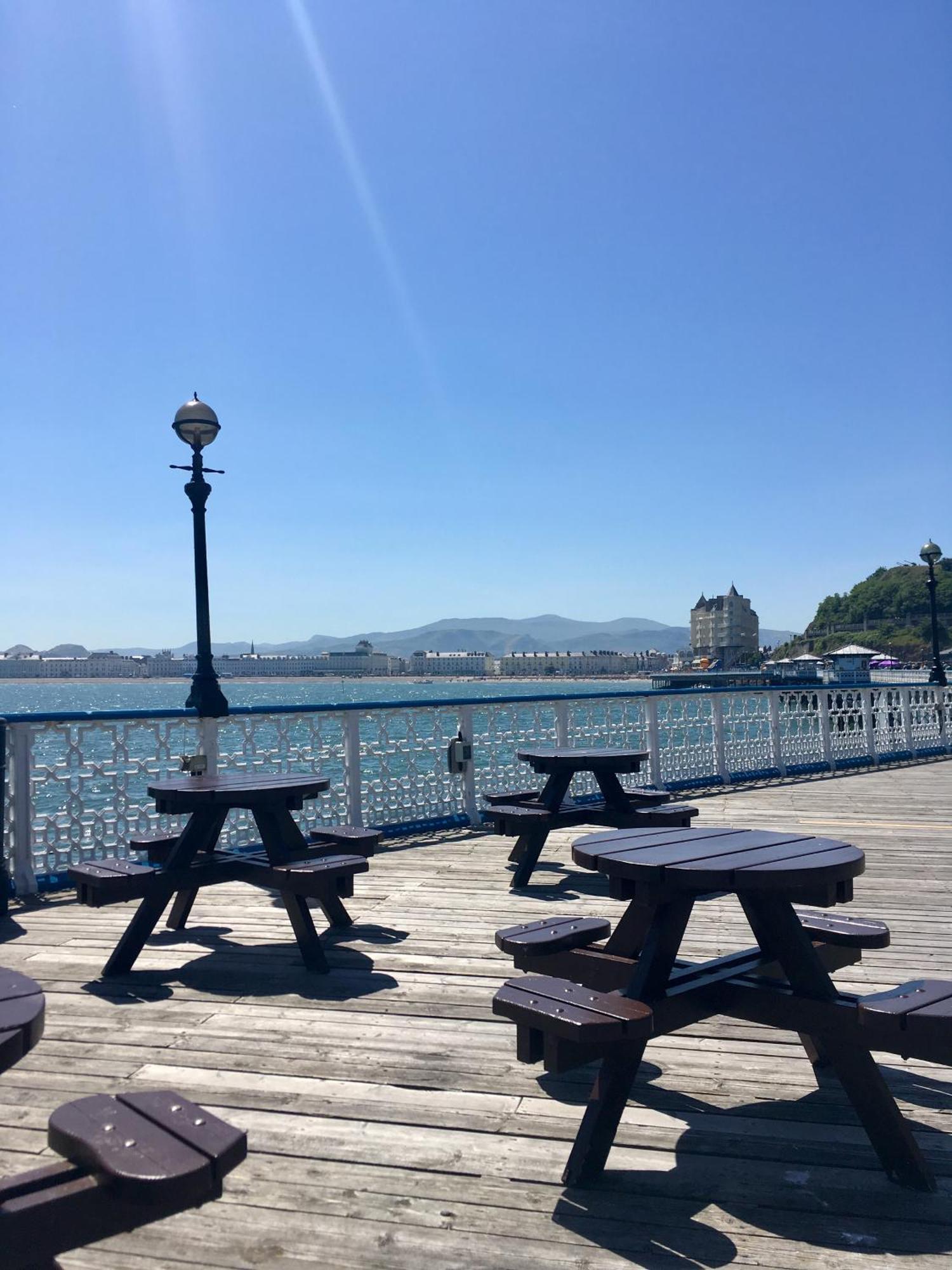 The Cadnant Holiday House ランディドノー エクステリア 写真
